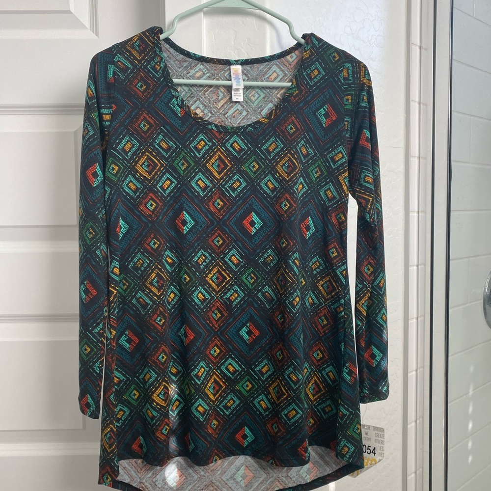 LuLaRoe lynnae long sleeve blouse